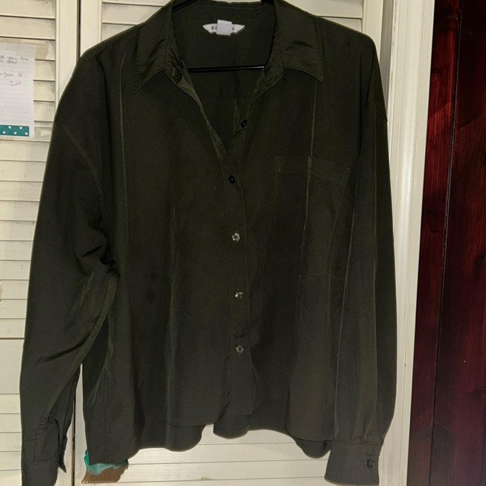 Athleta forest green light button-down crop top
